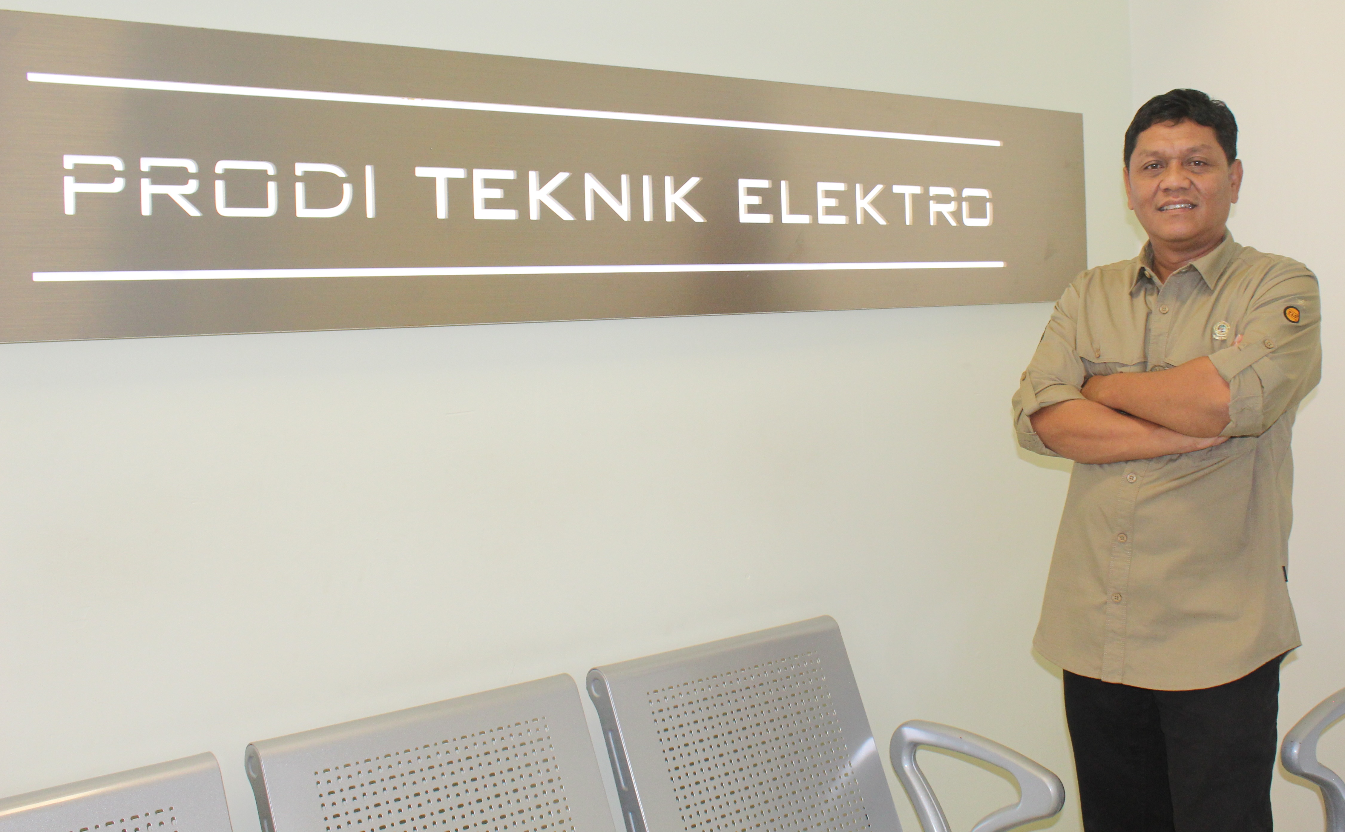 Ir. Aris Heri Andriawan., S.T., M.T. (0716097501)