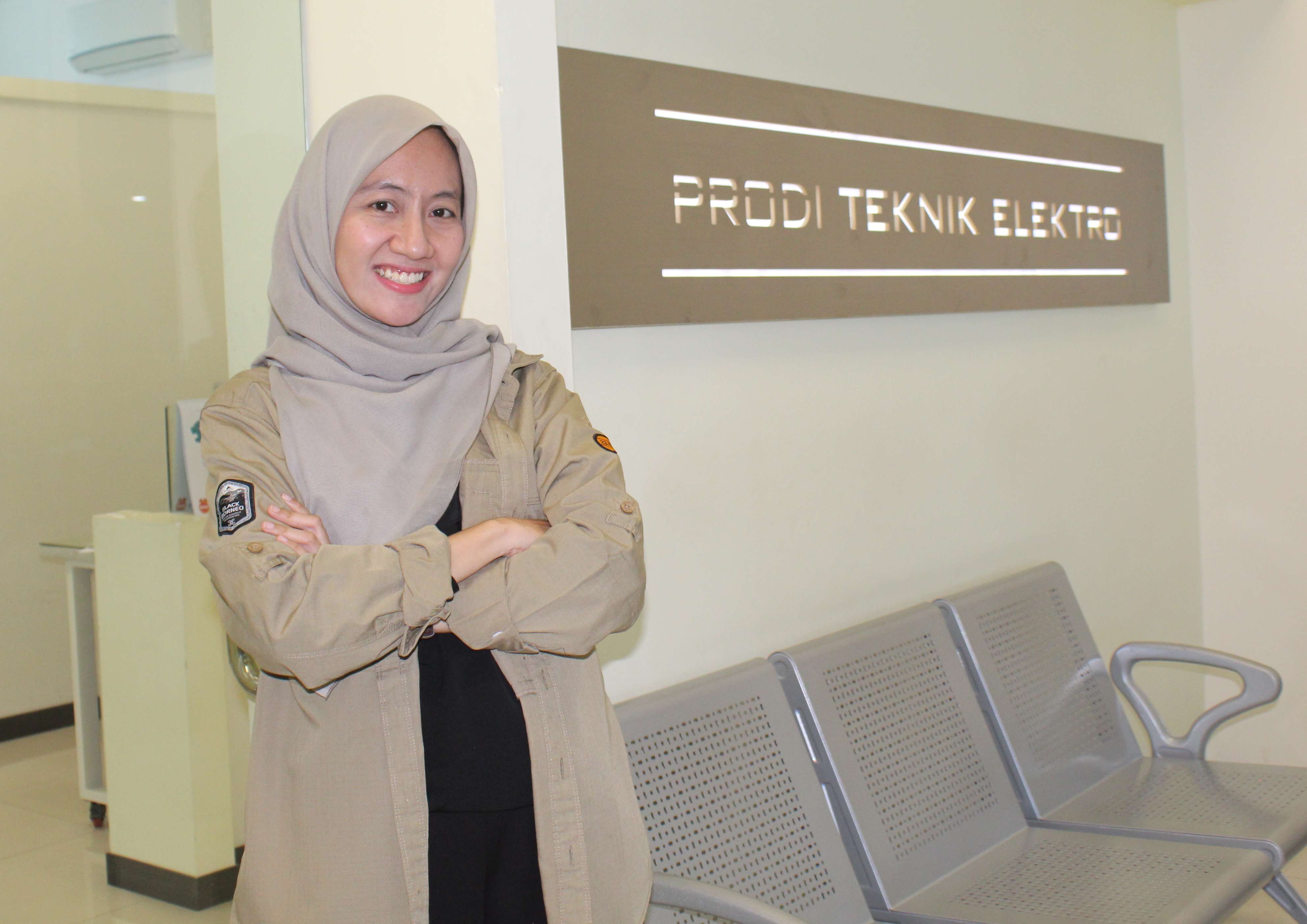 Niken Adriaty Basyarach., S.T., M.T. (0721099102)