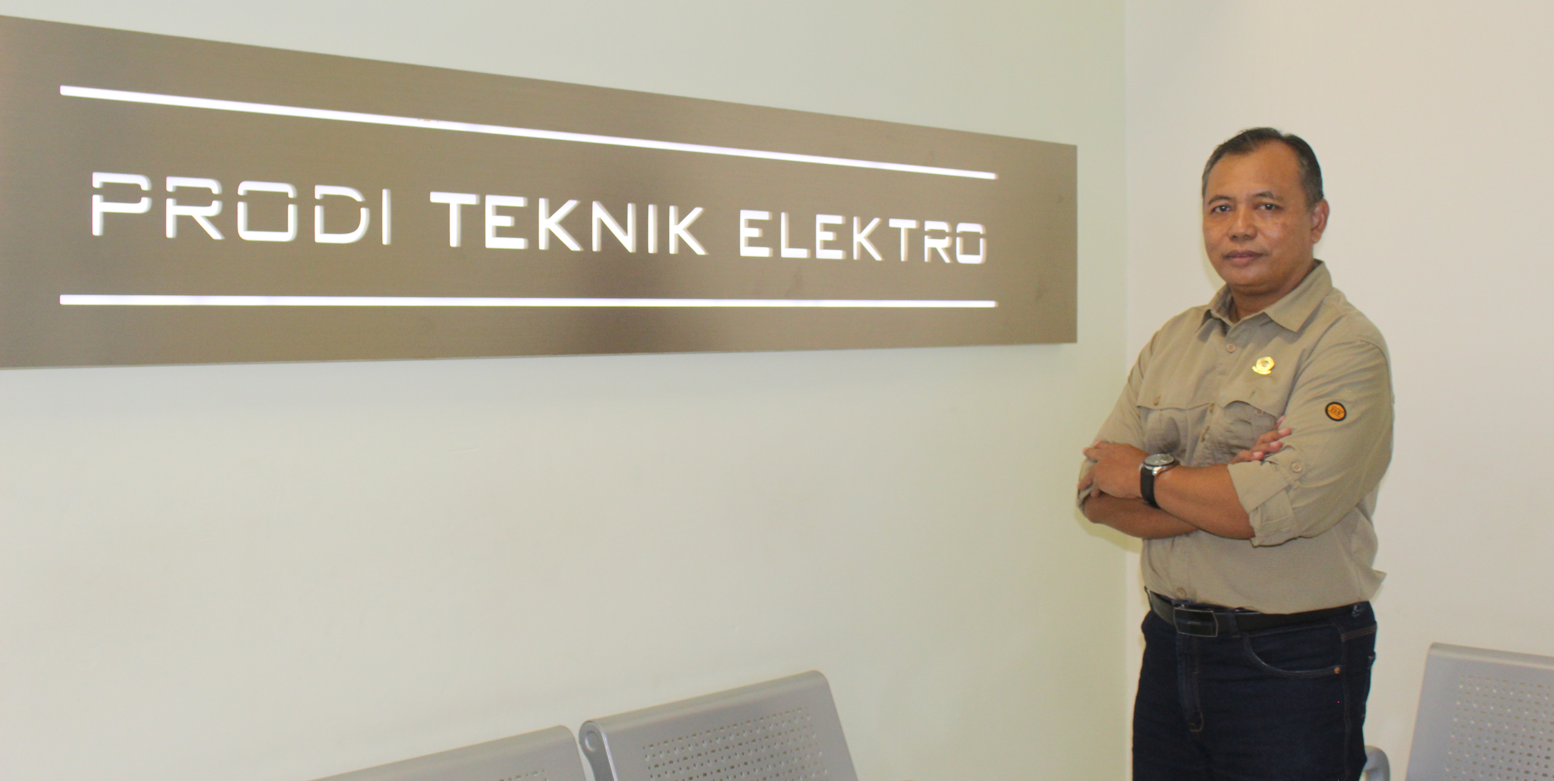 Ir. Puji Slamet., S.T., M.T. (0702046806)